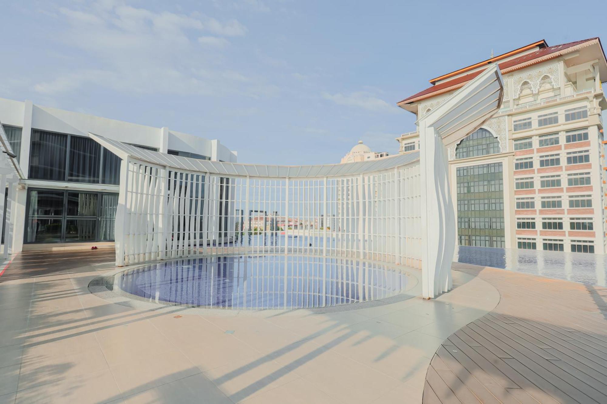AAIRA Troika Residence,Kota Bharu Bagian luar foto
