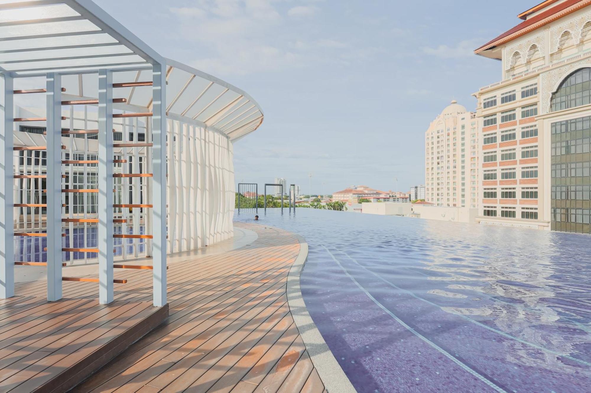 AAIRA Troika Residence,Kota Bharu Bagian luar foto