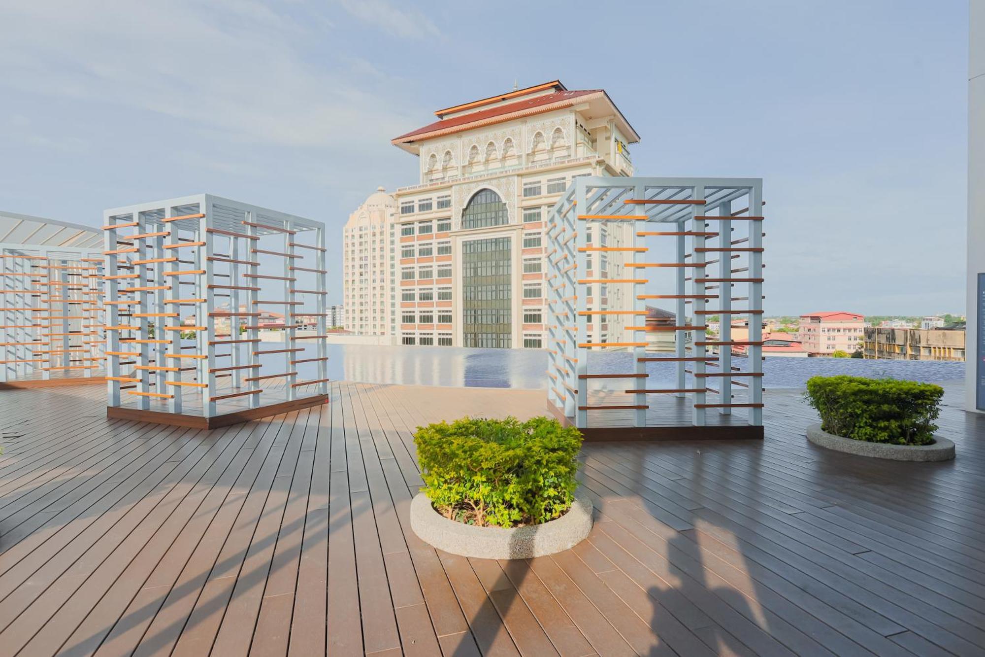 AAIRA Troika Residence,Kota Bharu Bagian luar foto